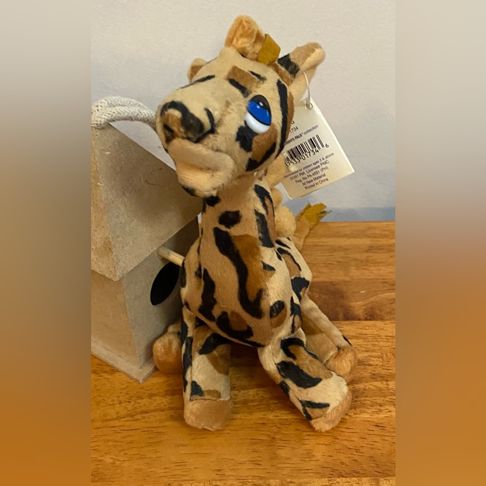 LIKE NEW Precious Moments Giraffe Georgina